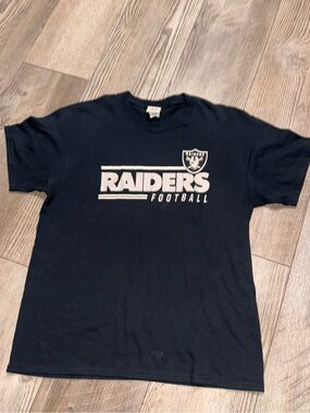 Vintage  black Majestic Las Vegas/Oakland Raiders football t-shirt classic L